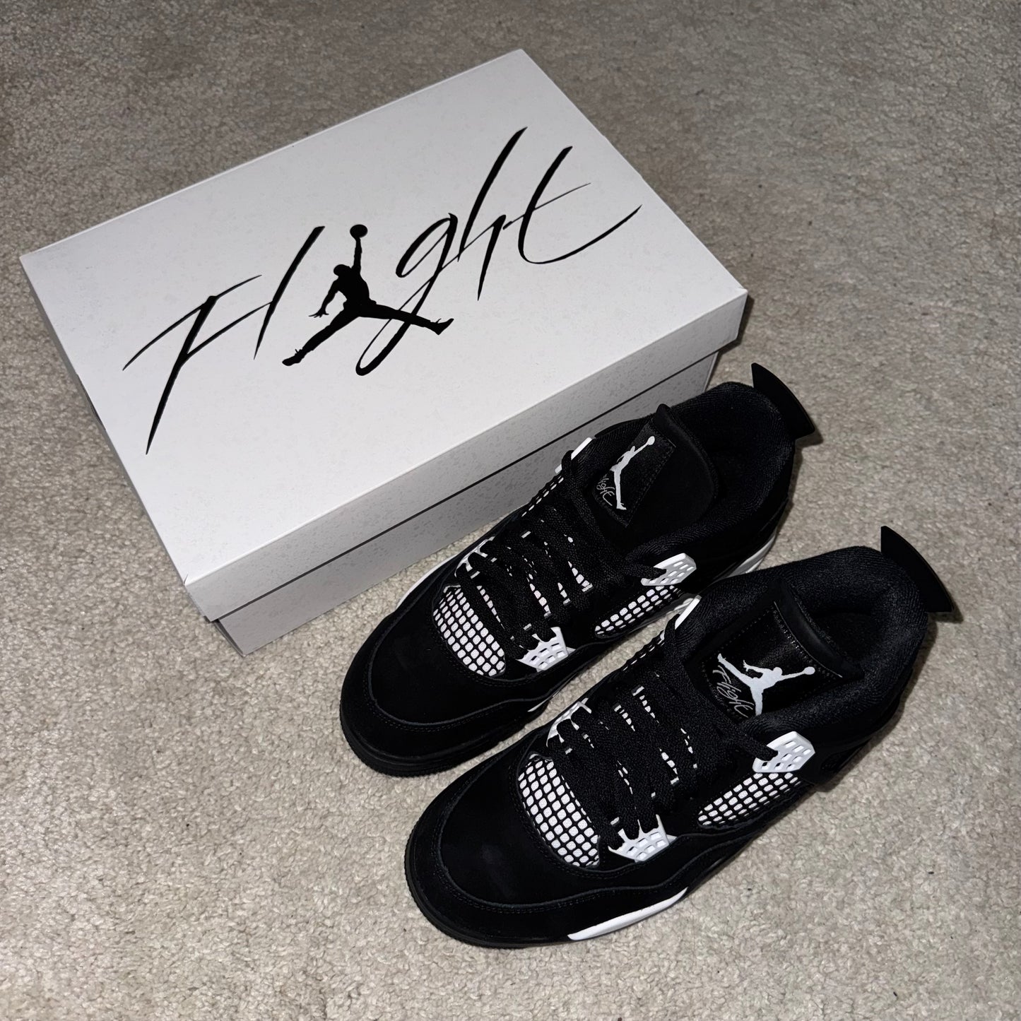 Jordan 4 Retro White Thunder