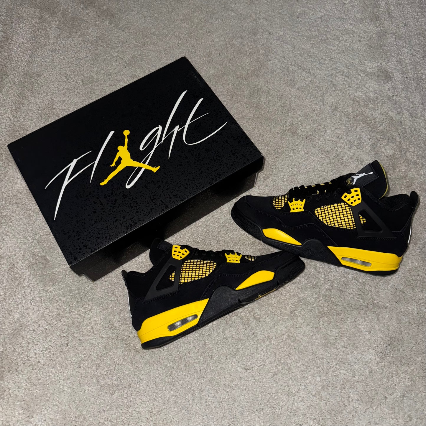 Jordan 4 Retro Thunder 2023