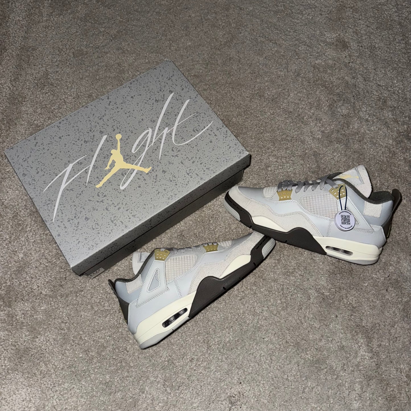 Jordan 4 Retro SE Craft Photon Dust