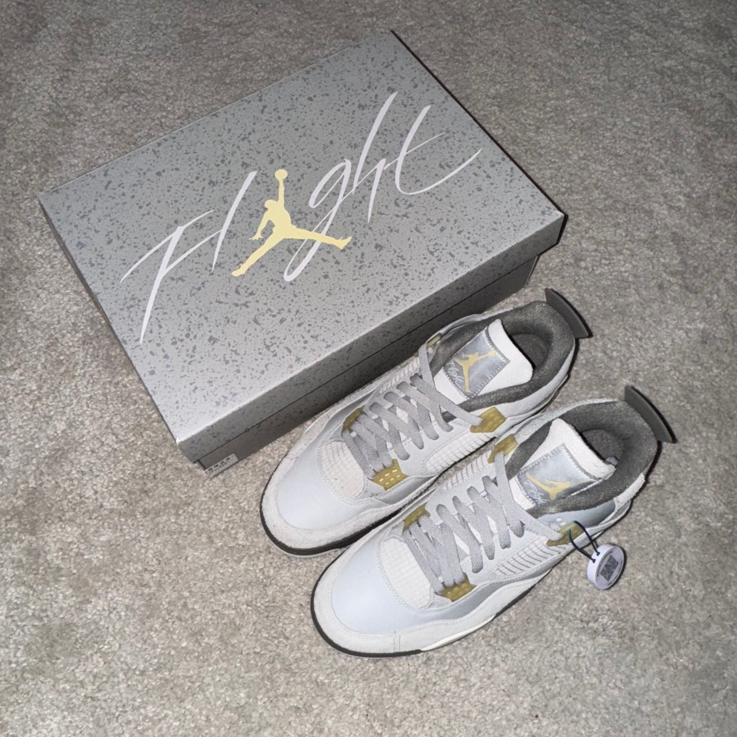 Jordan 4 Retro SE Craft Photon Dust