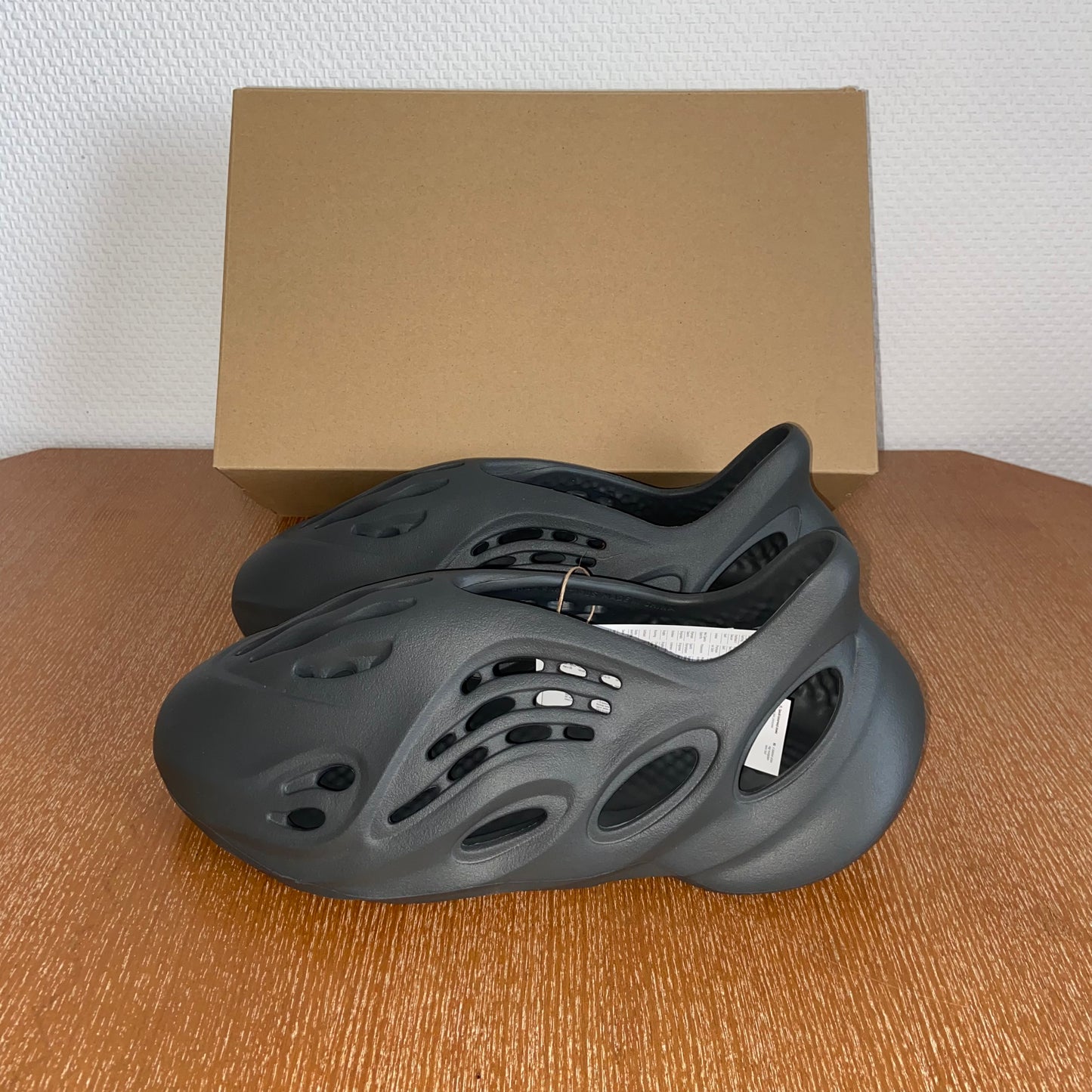 adidas Yeezy Foam Runner Carbon