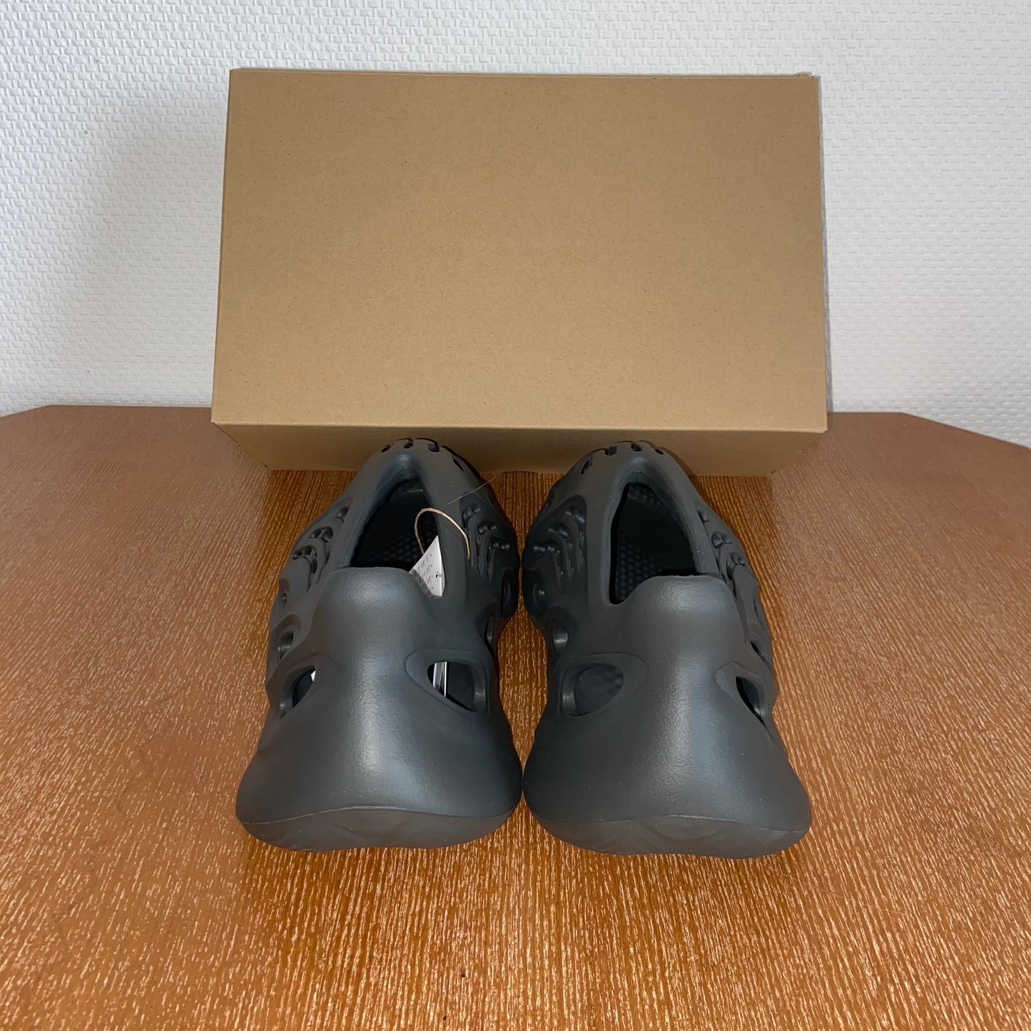 adidas Yeezy Foam Runner Carbon