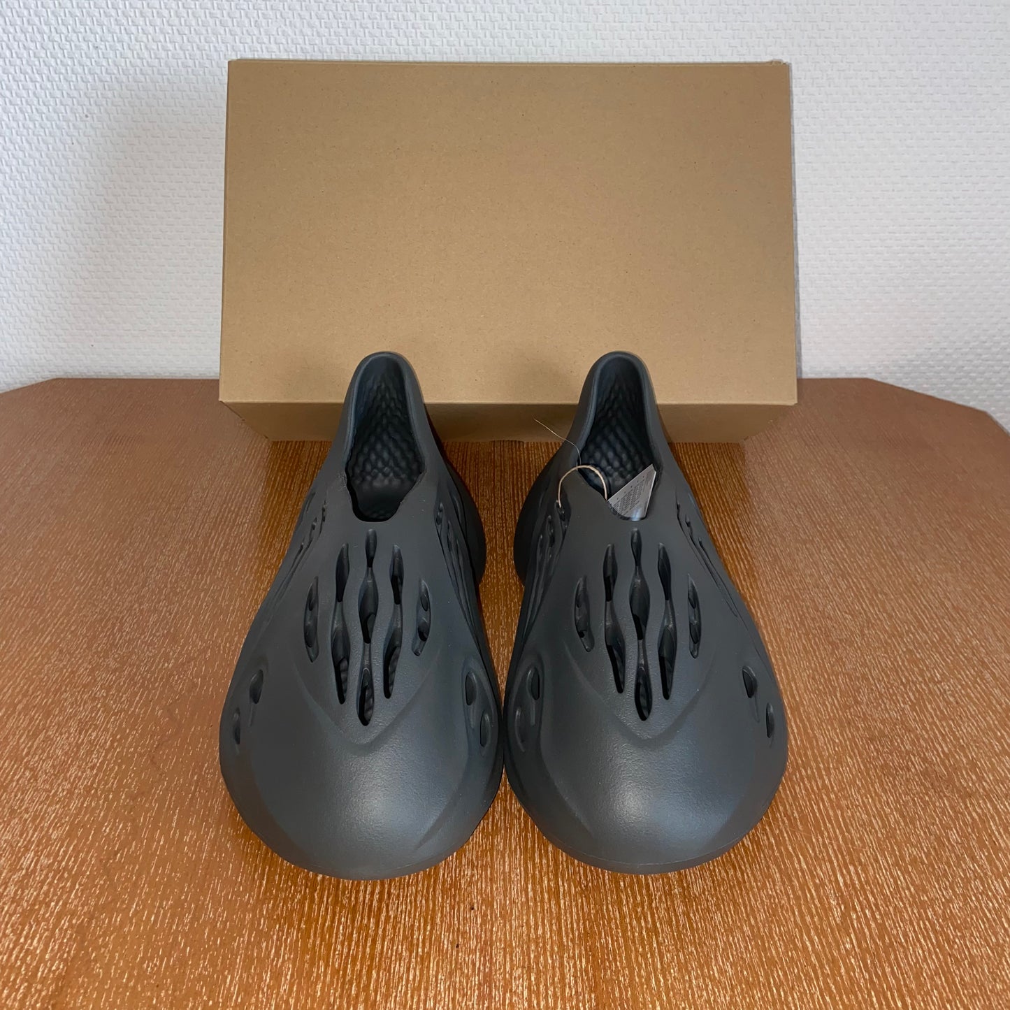 adidas Yeezy Foam Runner Carbon