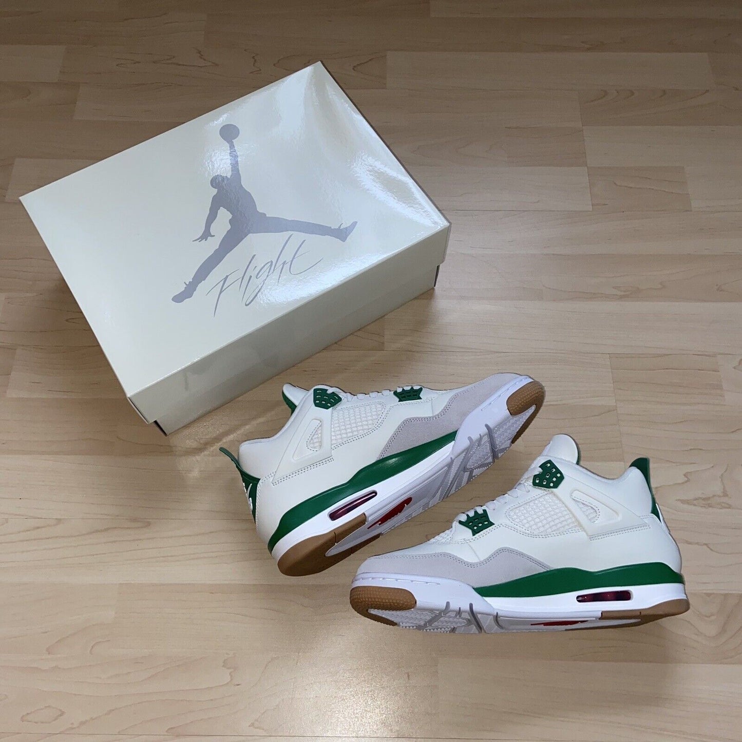 Jordan 4 Retro SB Pine Green