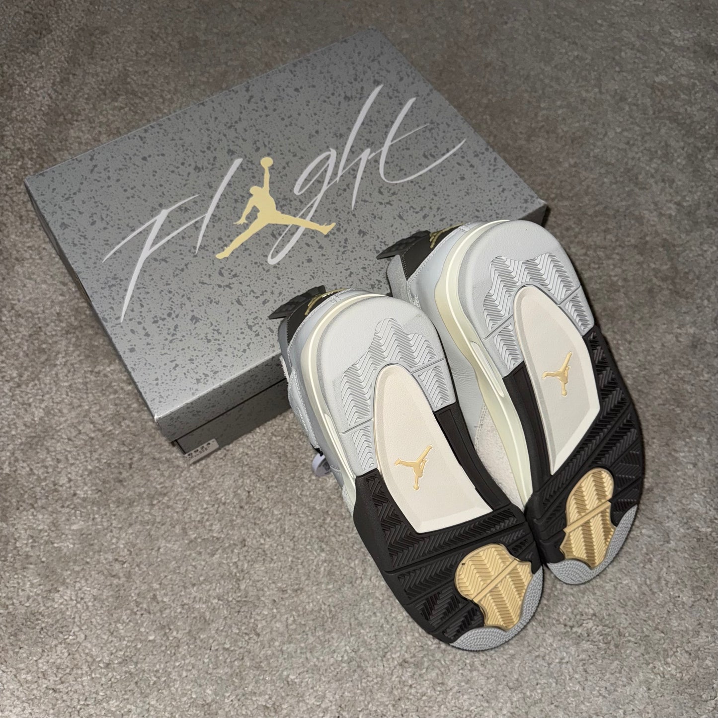 Jordan 4 Retro SE Craft Photon Dust